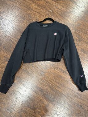 Champion Black Cropped Crew Sweatshirt with Logo